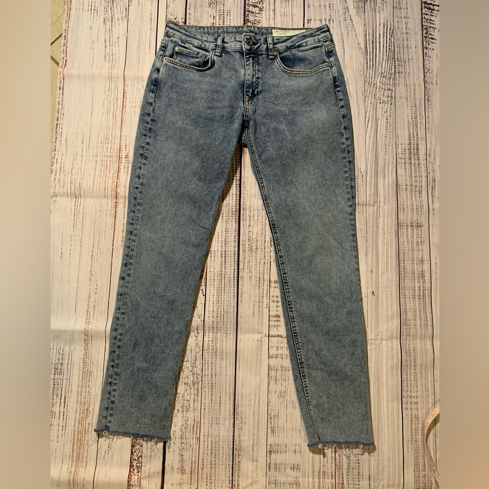 Rag & bone Dre low rise boyfriend jeans. Ankle. Size 27.